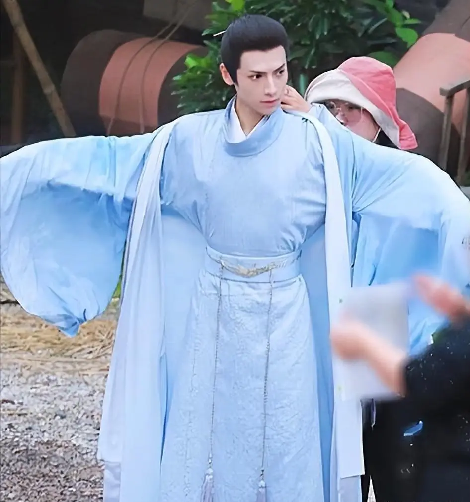 长得丑身材好明星_娱乐圈长得很像的明星_身材好的女明星