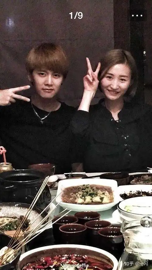 张若昀唐艺昕甜蜜互动_娱乐圈模范夫妻_娱乐圈夫妻有哪些照片