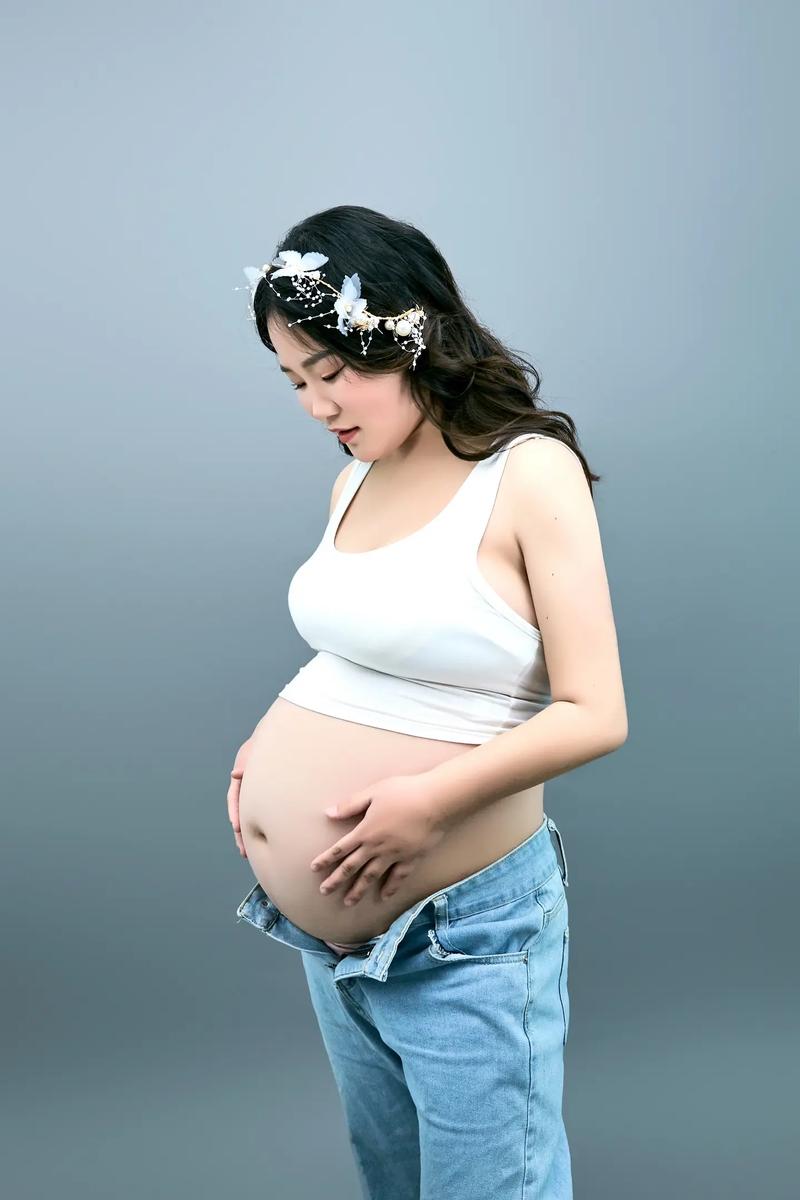 中国女星41岁艰难产子，怀孕图片背后的艰辛与315孕妇安全启示