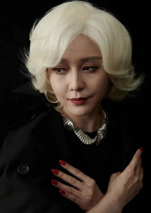 白头明星是谁_女明星 白头发_有白发的明星女